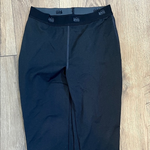 REI Black Kids' Leggings - Picture 1 of 3